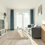 Spacious With Balcony In By Renters Appartement