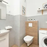 Appartement Spacious With Balcony In By Renters *