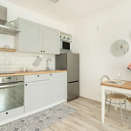 Spacious With Balcony In By Renters Gdańsk