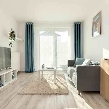 Spacious With Balcony In By Renters Lejlighed