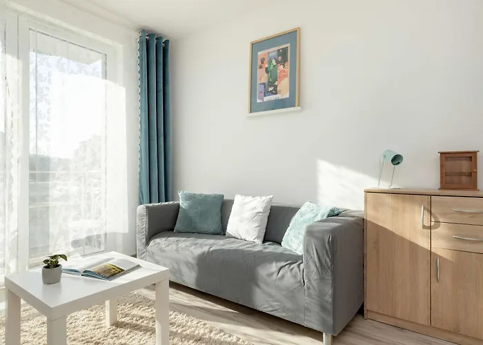 Spacious With Balcony In By Rent Like 公寓 *