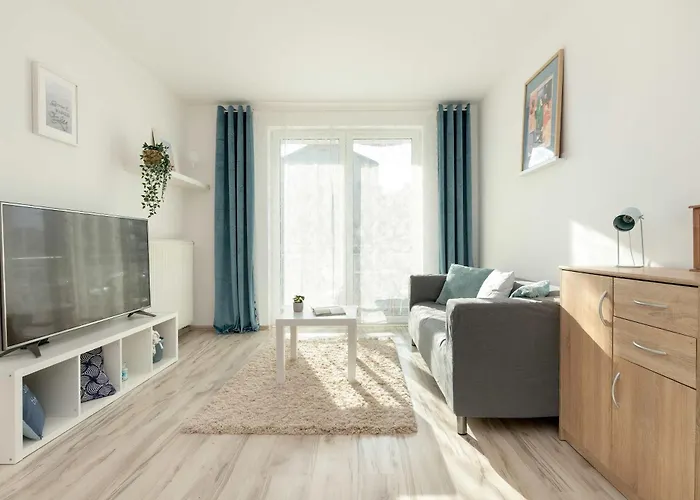 Spacious With Balcony In By Rent Like 公寓